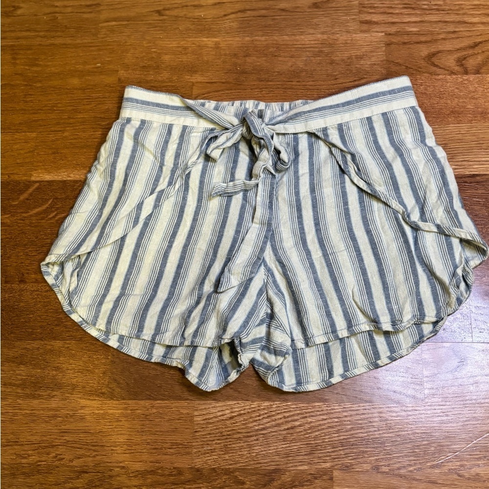 Patagonia Striped Tie Front Hemp Blend Shorts | Size Small